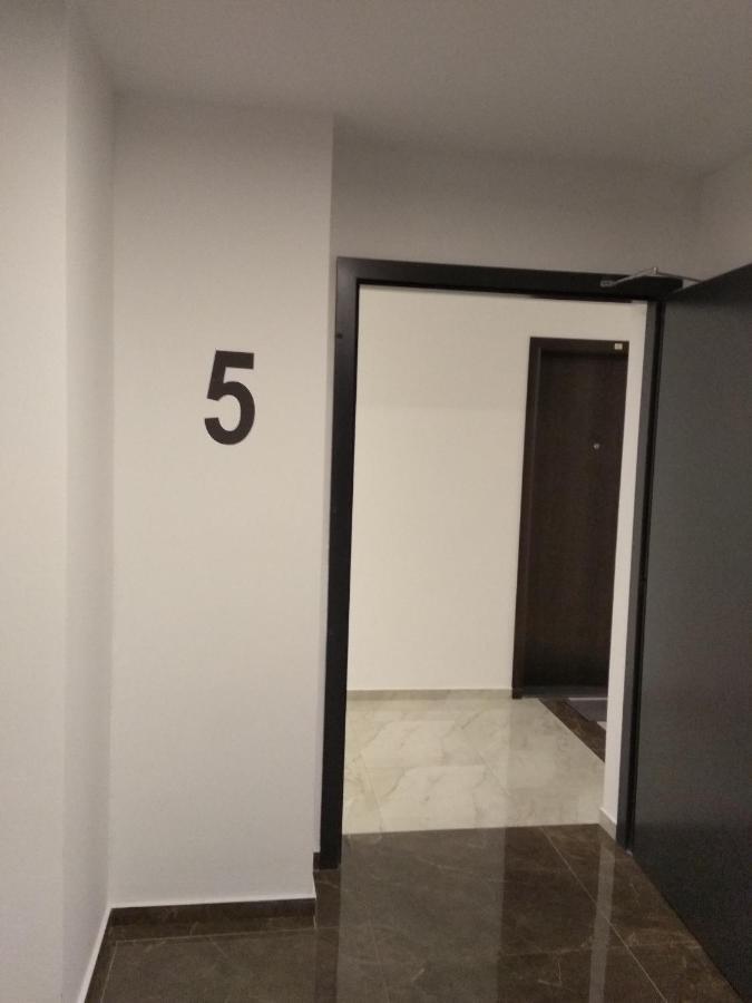 Studio Apartman Krila Wings- Parking In Garage Zagreb Ngoại thất bức ảnh