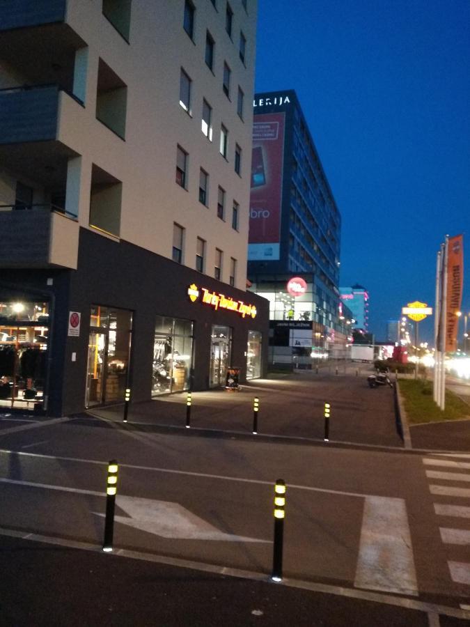 Studio Apartman Krila Wings- Parking In Garage Zagreb Ngoại thất bức ảnh